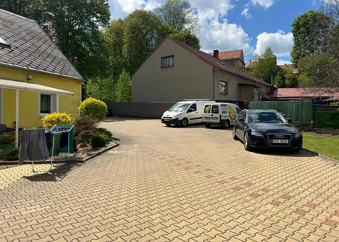 V Podzamci